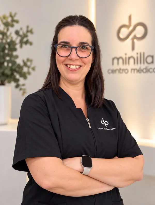 Esther, dirección de administración de Minilla Centro Médico